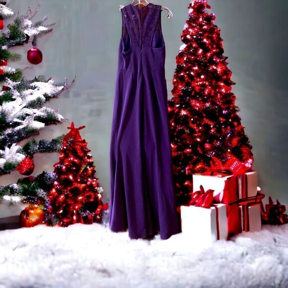 J S Collection Lace Gown Size Small - Picture 1 of 6